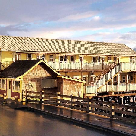 Seine Boat Inn Alert Bay Zewnętrze zdjęcie