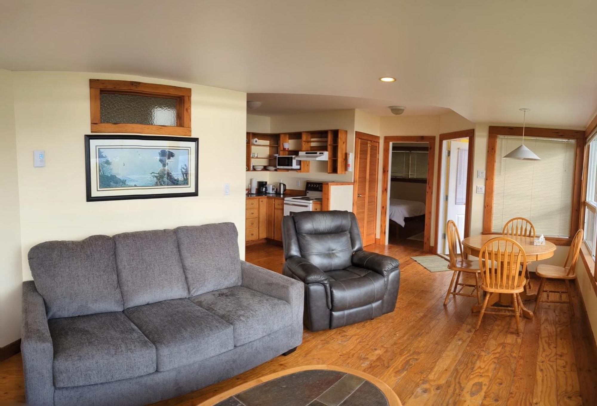 Seine Boat Inn Alert Bay Zewnętrze zdjęcie